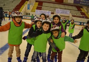 5 yılda 30 bin çocuk buz pateni öğrendi